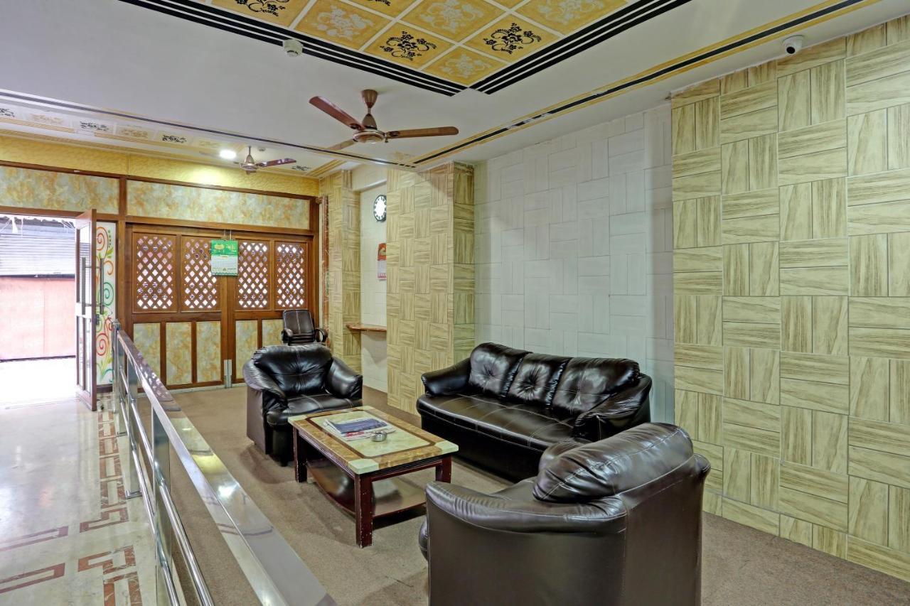Capital O 79386 Hotel Emirates Mumbai Exterior foto